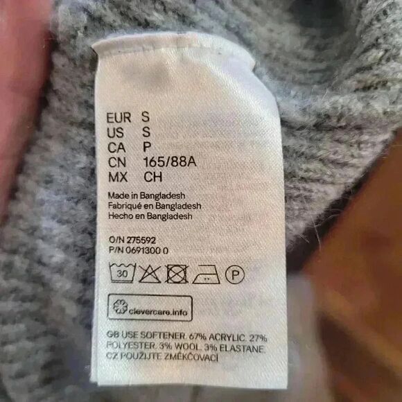 H&M Divided Women's Gray Acrylic/Poly/Wool/Spandex Knit Relaxed Fit Turtleneck S - Picture 8 of 8